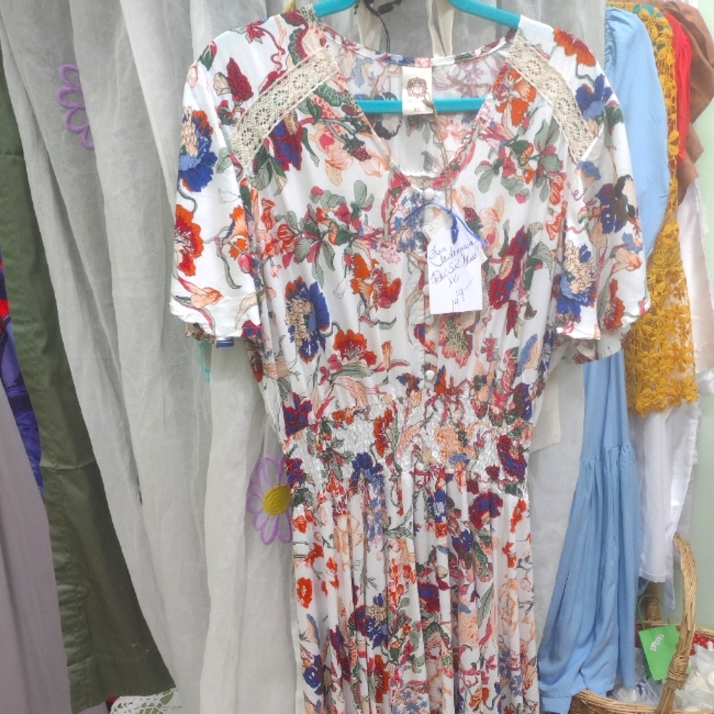 Bali Elf size XL multi colored high low
